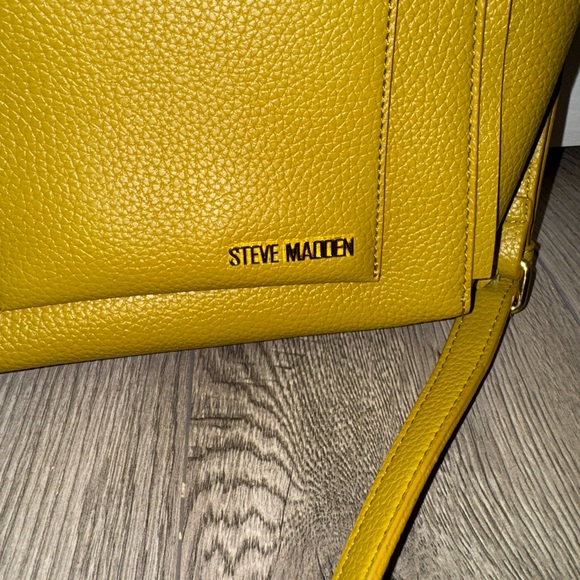 Steve Madden Mustard Tote with Floral Accent - Picture 2 of 9